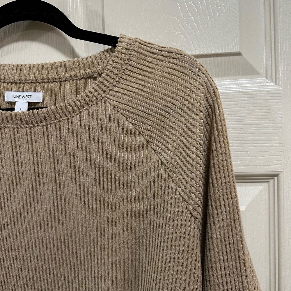 Women’s Nine West crew neck sweater tan corduroy ribbed size large - Picture 2 of 4